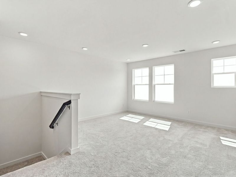 Spacious, unfurnished interior of a new home in Calista Farms, White House (Image 35).