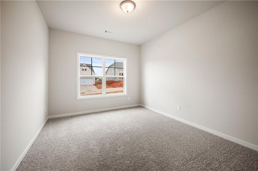 Spacious, unfurnished interior of a new home in Rosewood Lake Preserve, Hoschton (Image 19).