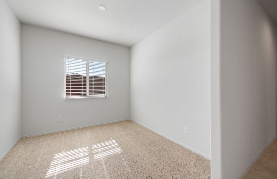 Spacious, unfurnished interior of a new home in El Rancho Santa Rosa, Maricopa (Image 14).
