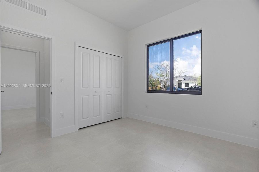 Spacious, unfurnished interior of a new home in , Cutler Bay (Image 40).