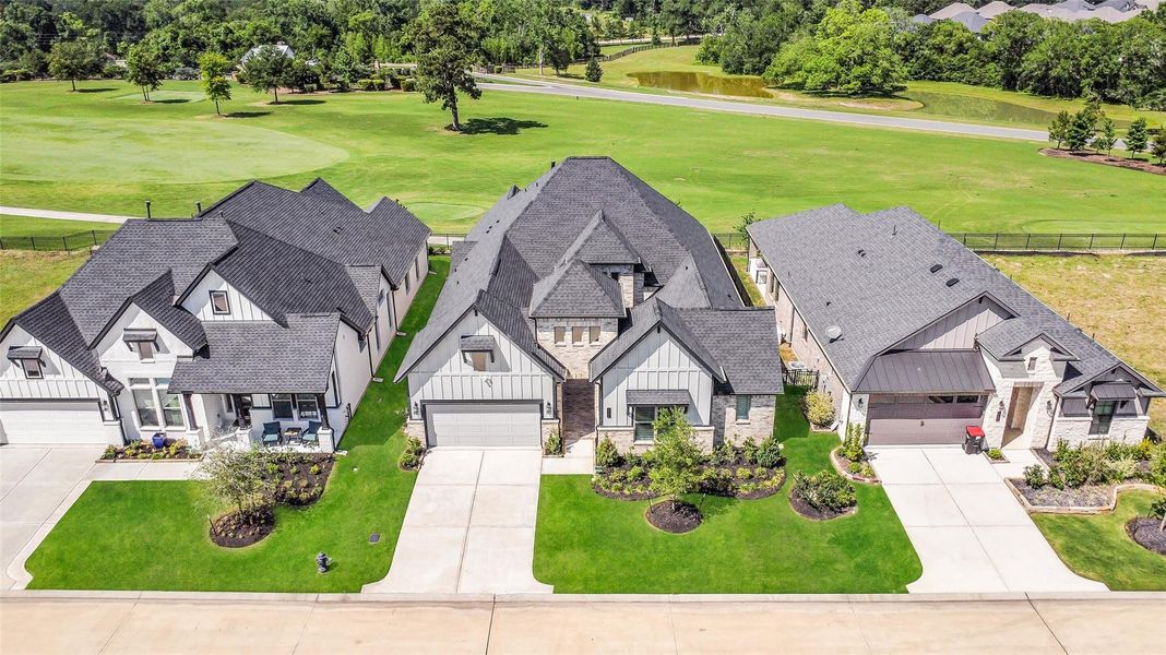 The neighborhood features a 9-hole course featuring large greens, flat bunkers, and varied, natural terrain. The neighborhood features a 9-hole course featuring large greens, flat bunkers, and varied, natural terrain.