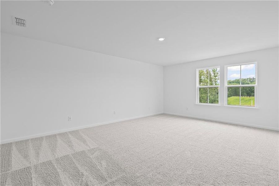 Spacious, unfurnished interior of a new home in Avery Ridge, Gainesville (Image 8).