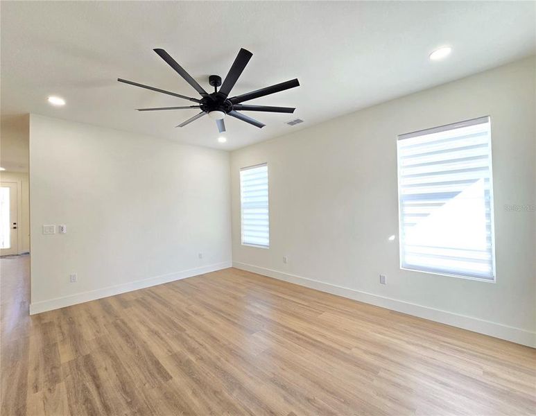 Spacious, unfurnished interior of a new home in , St. Petersburg (Image 13).