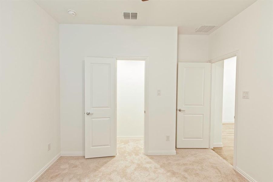 Spacious, unfurnished interior of a new home in Preserve at Honey Creek, McKinney (Image 38).