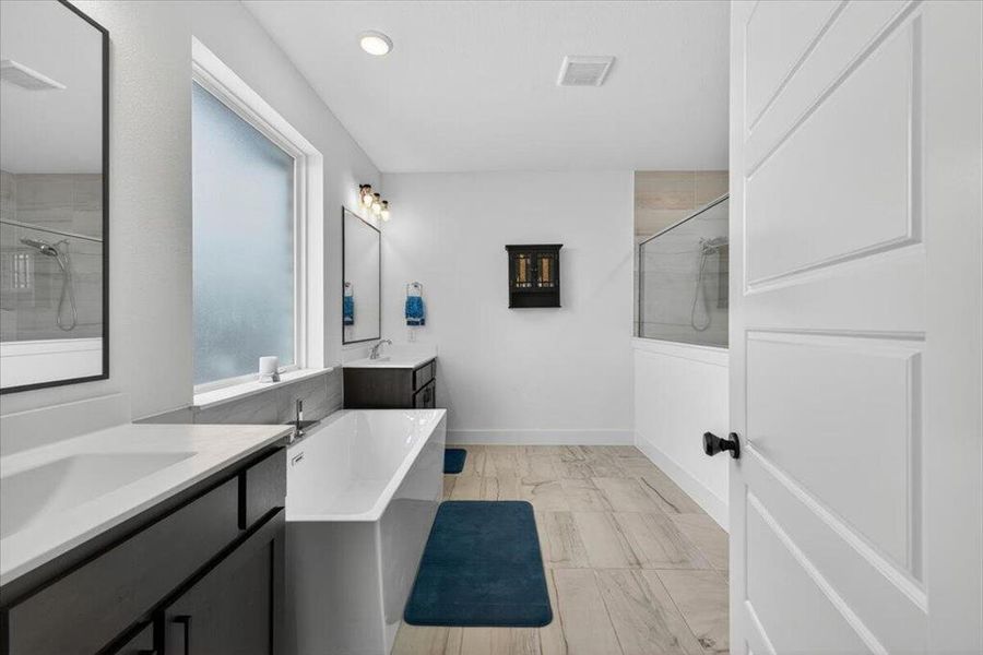 Furnished interior view inside a new home in Talon Hills, Fort Worth (Image 15).