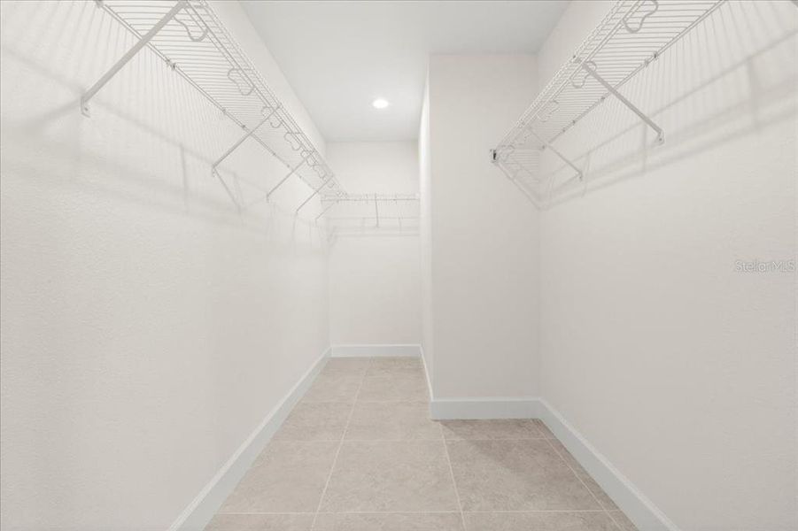 Spacious, unfurnished interior of a new home in , Englewood (Image 23).