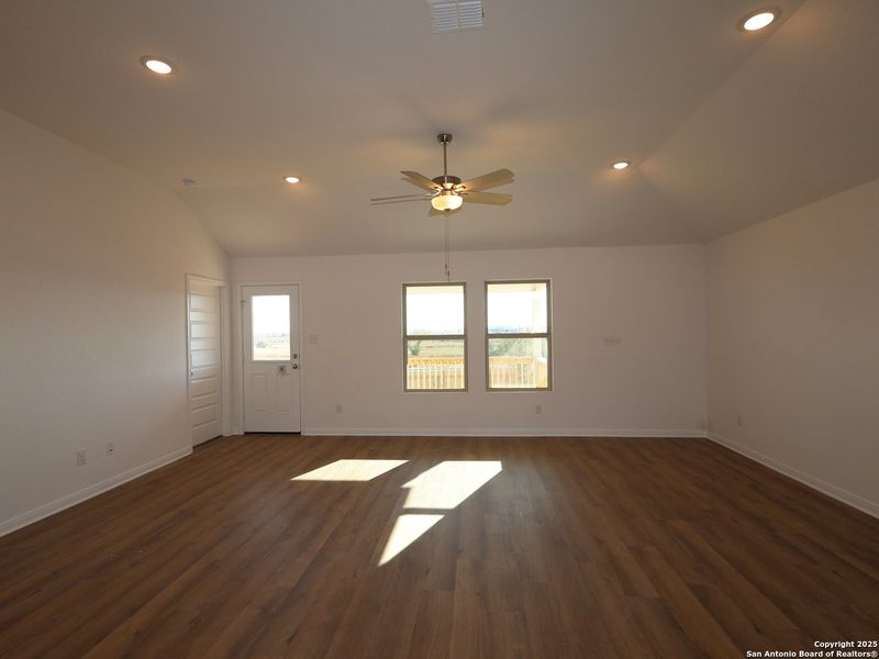 Spacious, unfurnished interior of a new home in Paloma Park, Converse (Image 19). Spacious, unfurnished interior of a new home in Paloma Park, Converse (Image 19).