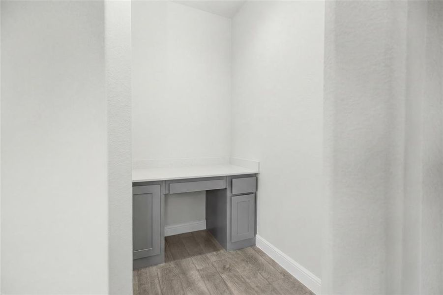 Spacious, unfurnished interior of a new home in Trails of Elizabeth Creek, Fort Worth (Image 19).