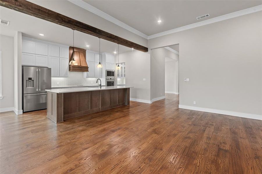 Furnished interior view inside a new home in King Crossing Estates, Van Alstyne (Image 6). Furnished interior view inside a new home in King Crossing Estates, Van Alstyne (Image 6).