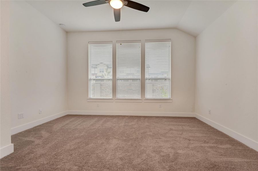 Spacious, unfurnished interior of a new home in Cross Creek Ranch 45′, Fulshear (Image 20).