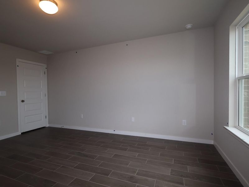 Spacious, unfurnished interior of a new home in Willow Springs, Buda (Image 6). Spacious, unfurnished interior of a new home in Willow Springs, Buda (Image 6).