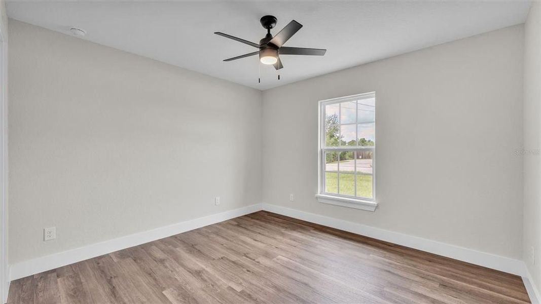 Spacious, unfurnished interior of a new home in , Sebring (Image 41).