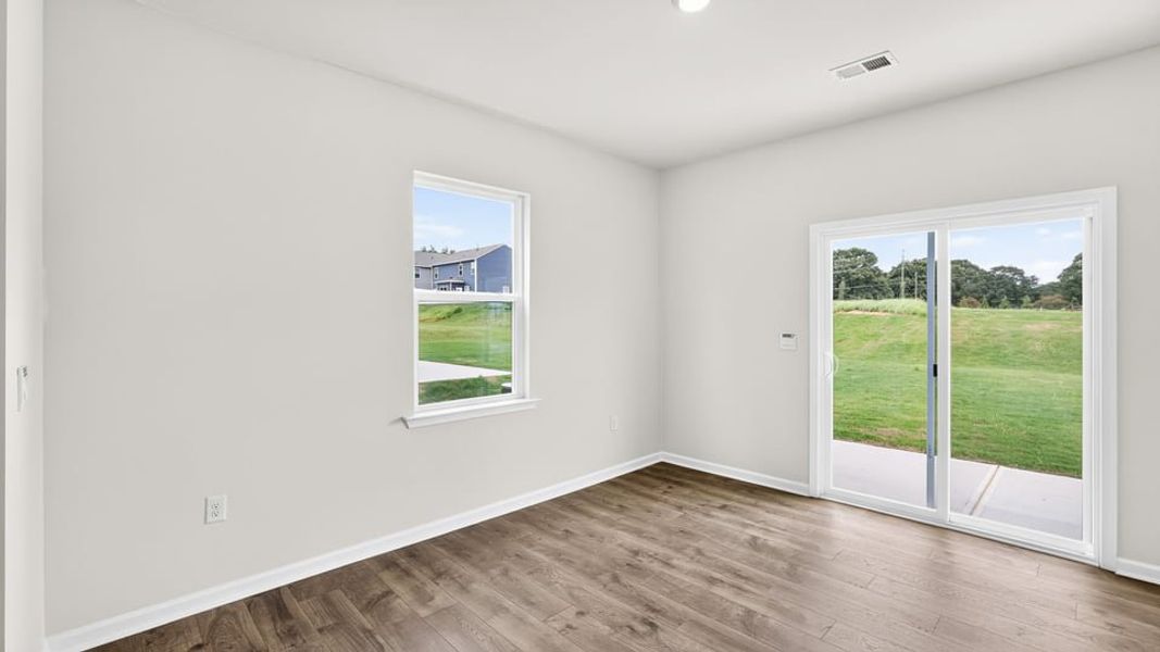Spacious, unfurnished interior of a new home in Woodglen, Piedmont (Image 22).