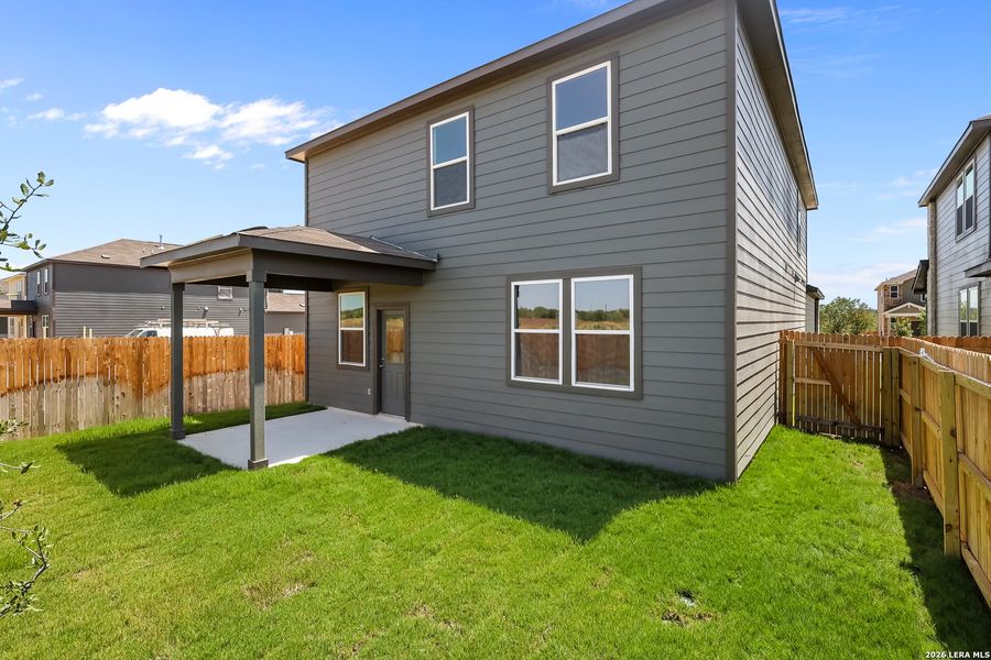 Exterior details and patio area of a home in Summerlin, San Antonio (Image 22).