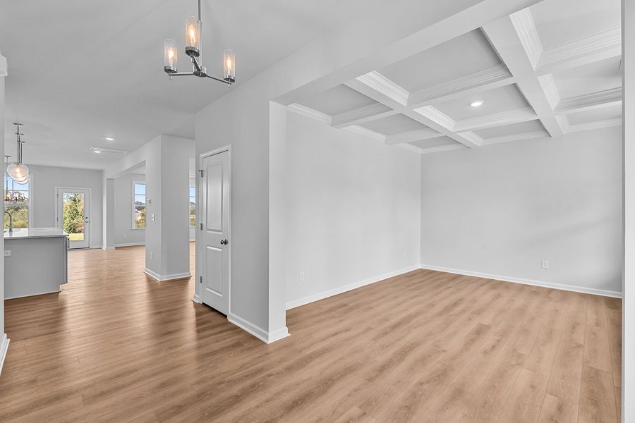 Spacious, unfurnished interior of a new home in Fieldstone, Lexington (Image 21).