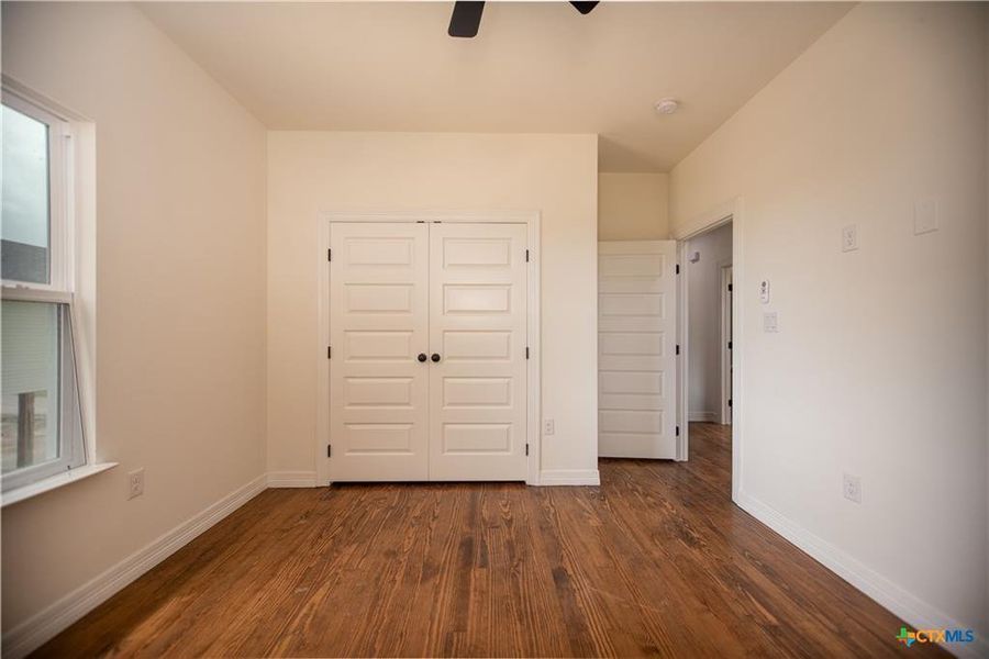 Spacious, unfurnished interior of a new home in , Port Lavaca (Image 28).