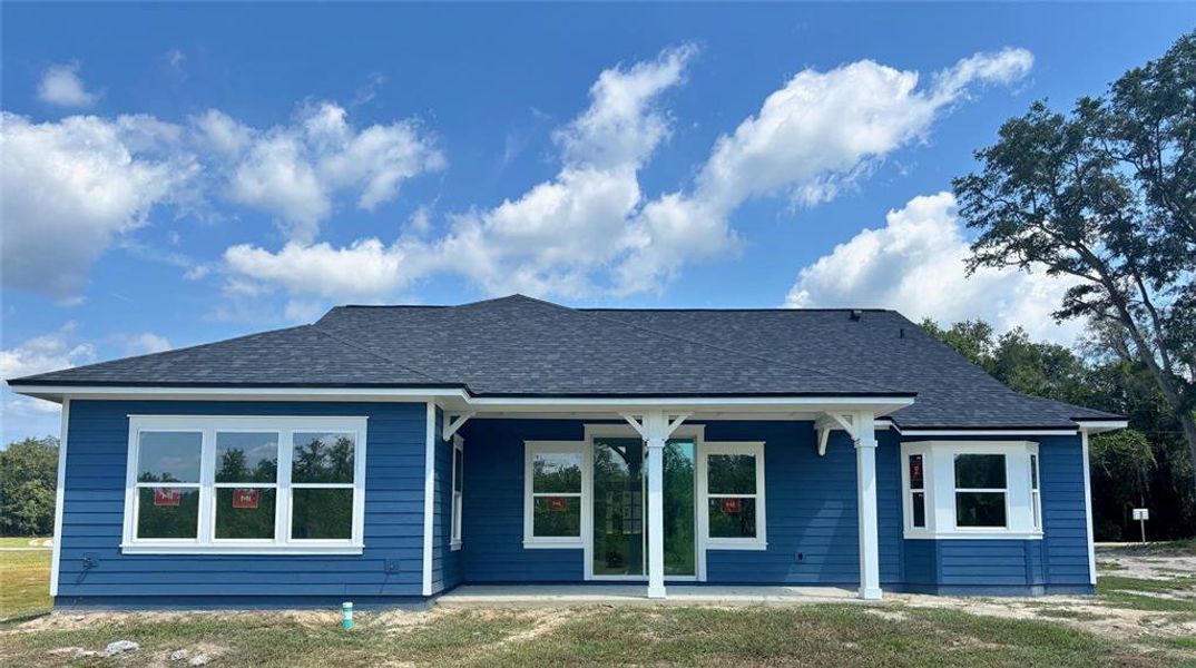 Exterior details and patio area of a home in , Keystone Heights (Image 15).