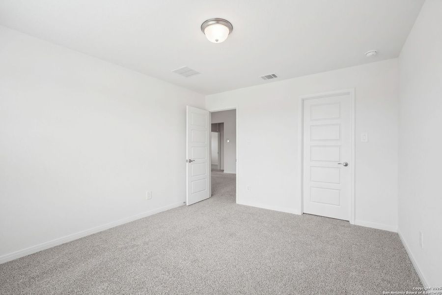 Spacious, unfurnished interior of a new home in Carmel Ranch, Schertz (Image 50).