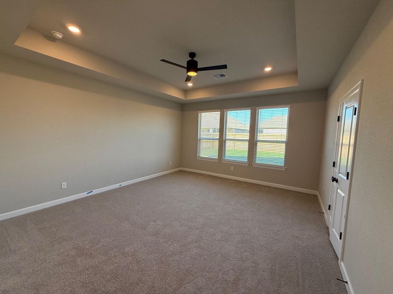 Spacious, unfurnished interior of a new home in Wellborn Settlement, College Station (Image 14).