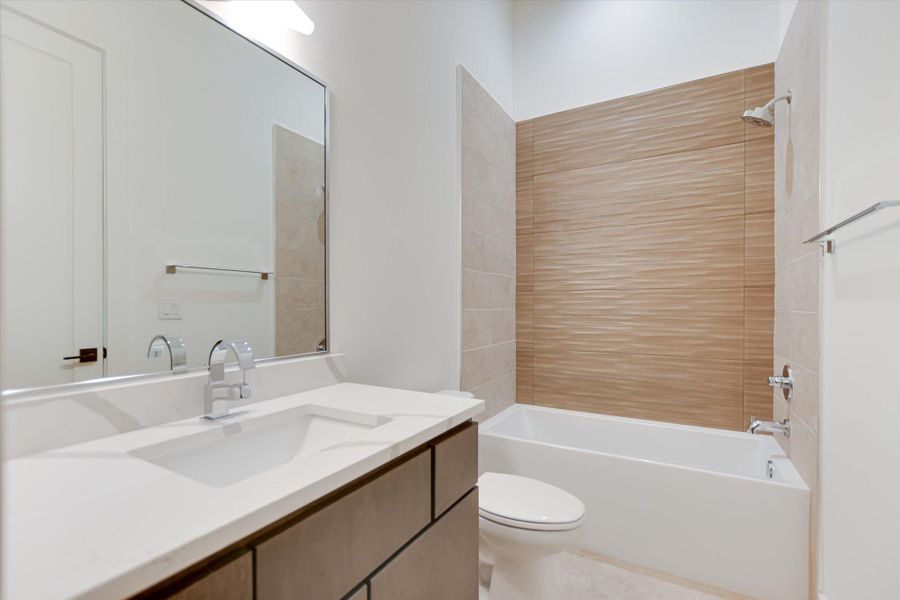 Furnished interior view inside a new home in , Horseshoe Bay (Image 12).