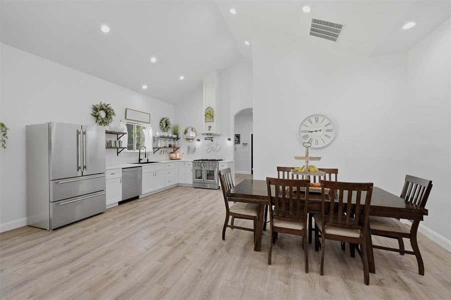 Furnished interior view inside a new home in , Gainesville (Image 16).