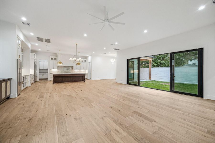 Spacious, unfurnished interior of a new home in , Houston (Image 25).