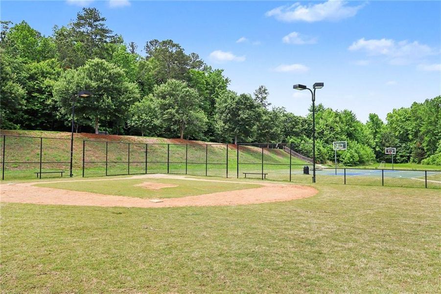 Community amenities in , Canton (Image 37).