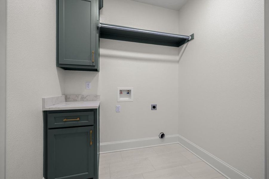 Spacious, unfurnished interior of a new home in , Athens (Image 20). Spacious, unfurnished interior of a new home in , Athens (Image 20).