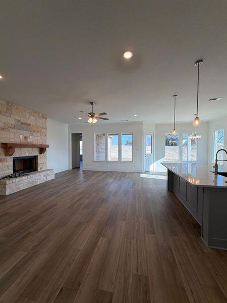 Spacious, unfurnished interior of a new home in Grayson Ridge, Van Alstyne (Image 11).