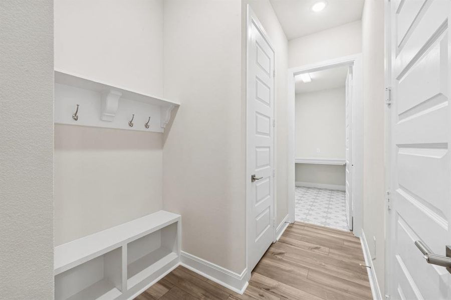 Spacious, unfurnished interior of a new home in Myrtle Creek, Waxahachie (Image 19).