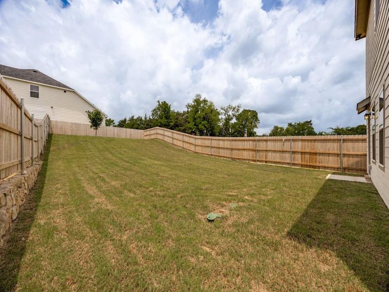 Exterior details and patio area of a home in Hanolley Hills, Sherman (Image 3).