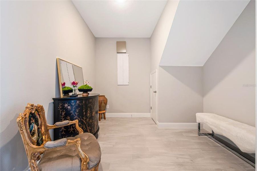 Furnished interior view inside a new home in , Orlando (Image 7).