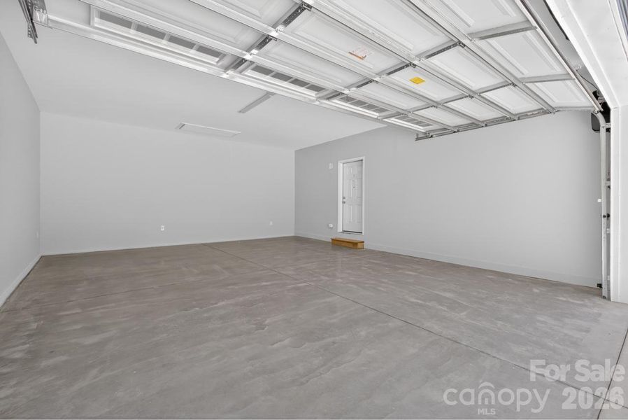 Spacious, unfurnished interior of a new home in , Columbus (Image 17).