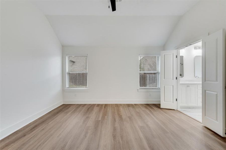 Spacious, unfurnished interior of a new home in , Sherman (Image 21).