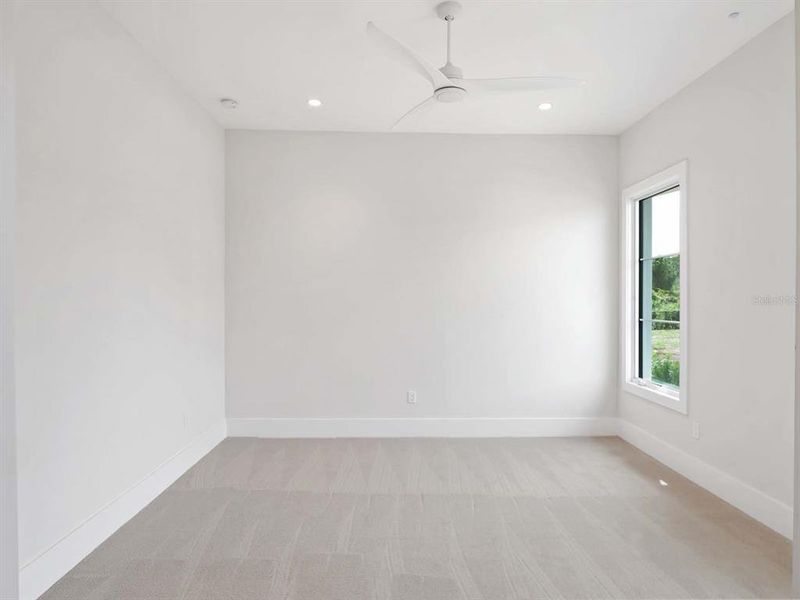 Spacious, unfurnished interior of a new home in , Orlando (Image 36).
