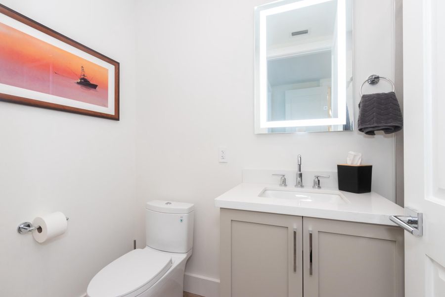 25 184 Lake Dr. Suite 200--17 25 184 Lake Dr. Suite 200--17