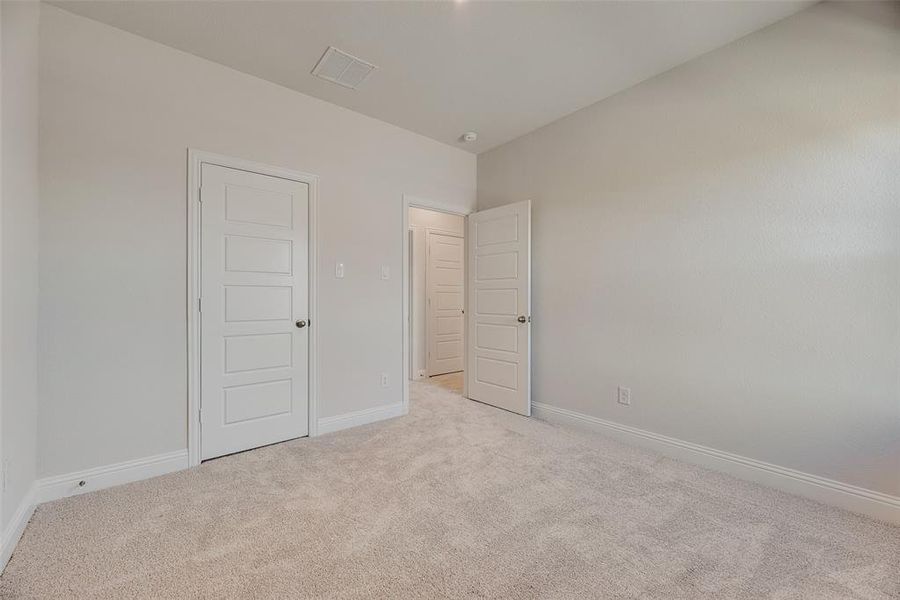 Spacious, unfurnished interior of a new home in Spiritas Ranch, Little Elm (Image 32).