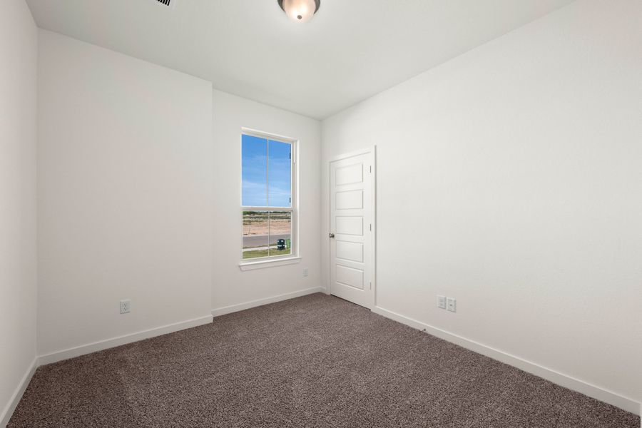Spacious, unfurnished interior of a new home in Adaline Crossing, McGregor (Image 9).