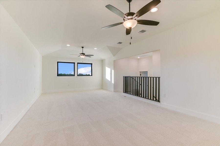 Spacious, unfurnished interior of a new home in , Horseshoe Bay (Image 26).
