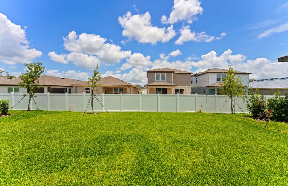 Exterior details and patio area of a home in Pioneer Ranch, Ocala (Image 3).
