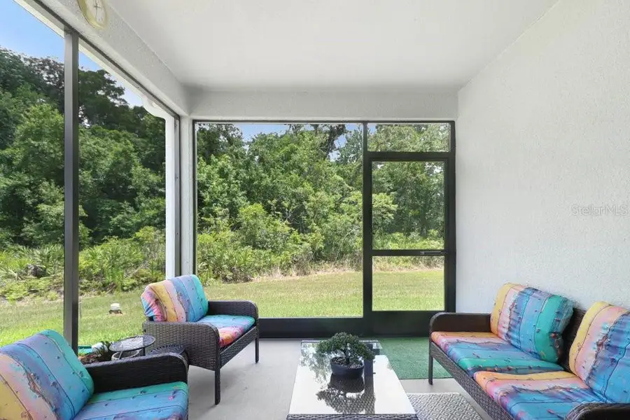 Exterior details and patio area of a home in , New Port Richey (Image 4).