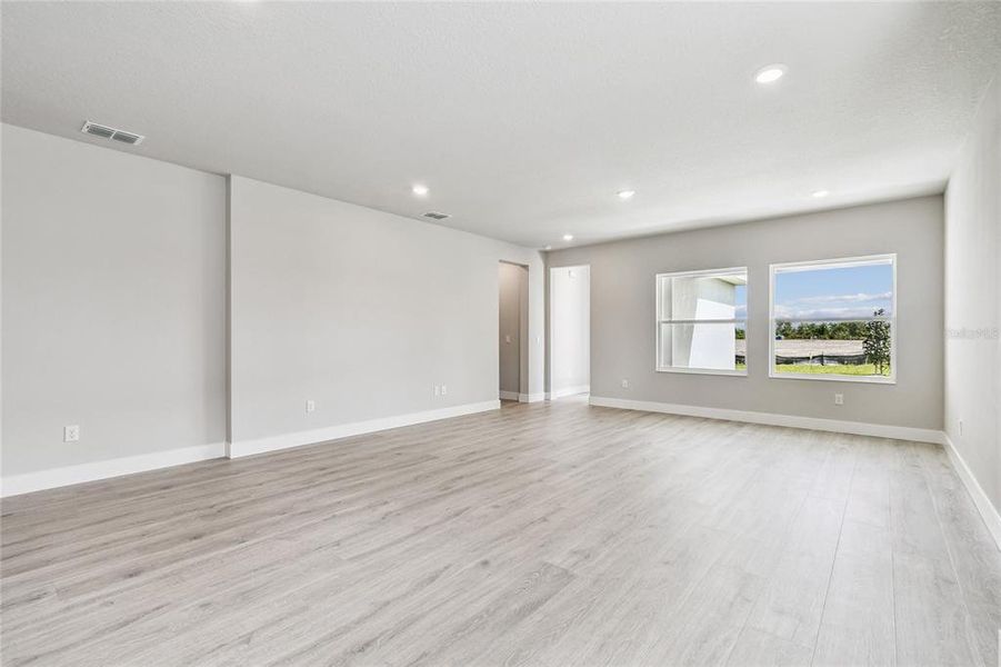 Spacious, unfurnished interior of a new home in North River Ranch – Garden Series, Parrish (Image 38). Spacious, unfurnished interior of a new home in North River Ranch – Garden Series, Parrish (Image 38).