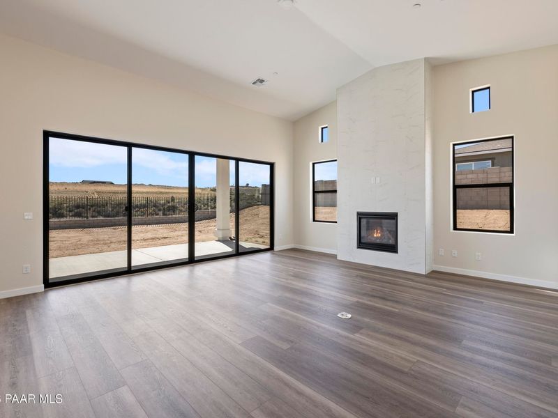 Spacious, unfurnished interior of a new home in Hidden Hills, Prescott (Image 18).