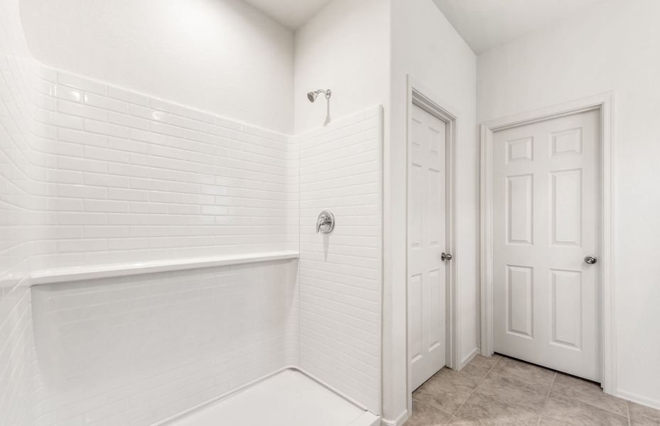 Spacious, unfurnished interior of a new home in Copper Falls, Buckeye (Image 20).