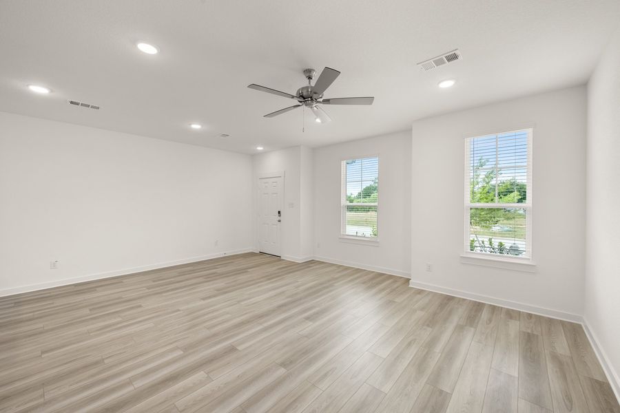 Spacious, unfurnished interior of a new home in Mockingbird Estates Townhomes, Fort Worth (Image 13).