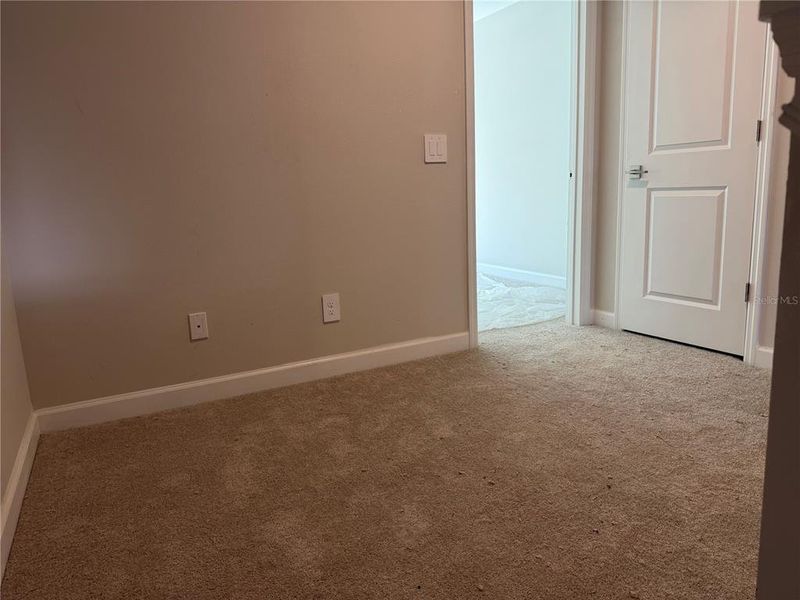 Spacious, unfurnished interior of a new home in , Tampa (Image 10).