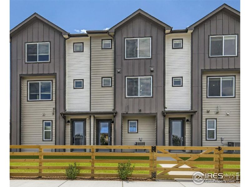 Welcome to 2379 E Suniga! Welcome to 2379 E Suniga!