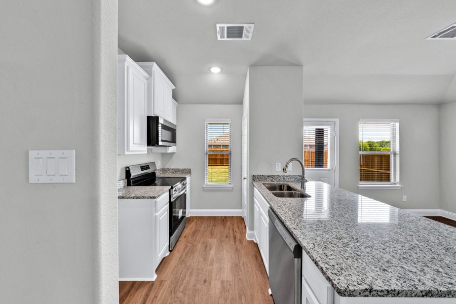 Furnished interior view inside a new home in Stonecreek, Sulphur Springs (Image 8).