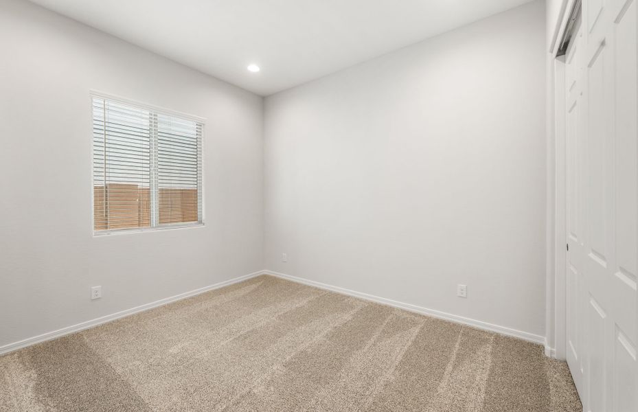 Spacious, unfurnished interior of a new home in Visara, Surprise (Image 21).
