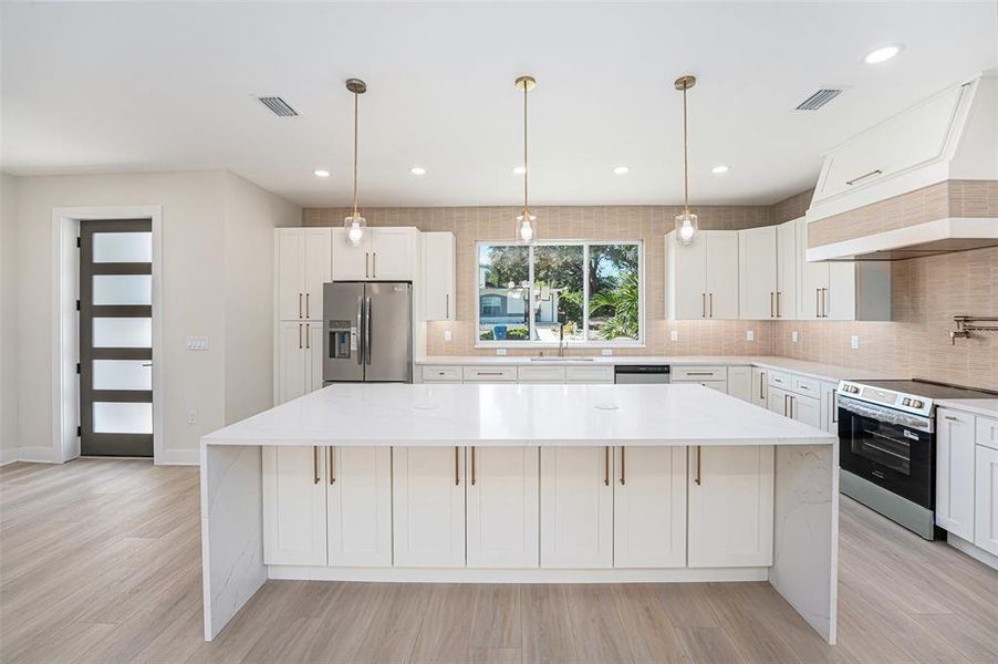 Furnished interior view inside a new home in , Largo (Image 10).